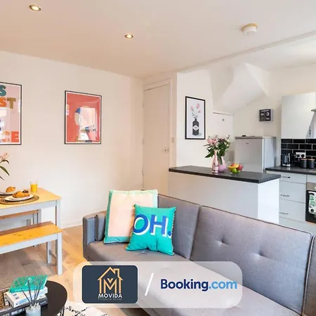 The Hyde Away: Chic Urban Two-bedroom House * Leeds (West Yorkshire)